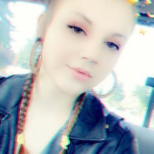 Meet your Posher, Holly